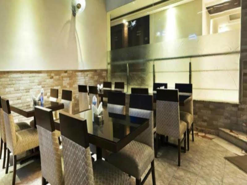 Fabhotel Marble Arch Karol Bagh Делі Екстер'єр фото